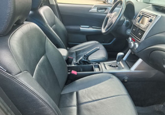 Подержанный автомобиль Subaru Forester Suv 2011 года (12 фото)