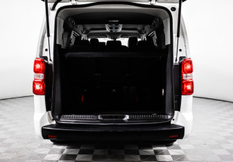 Подержанный автомобиль Citroen SpaceTourer 2020 года (17 фото)