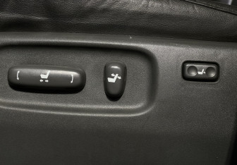 Подержанный автомобиль Toyota Land Cruiser Suv 2009 года (15 фото)