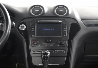 Подержанный автомобиль Ford Mondeo Sedan 2013 года (10 фото)