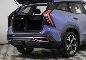 Подержанный автомобиль Geely Atlas 2024 года (21 фото)