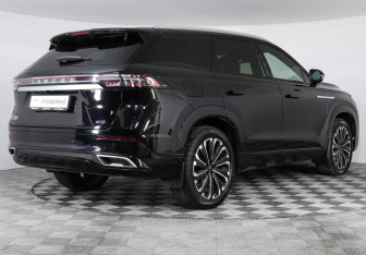 Подержанный автомобиль Jaecoo J8 2024 года (5 фото)