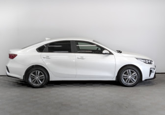 Подержанный автомобиль Kia Cerato Sedan 2021 года (4 фото)