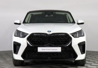 Подержанный автомобиль BMW X2 2024 года (3 фото)