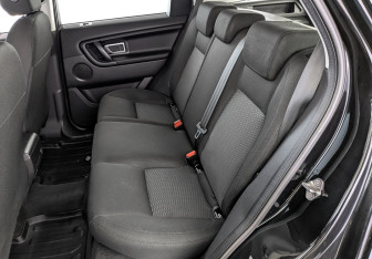 Подержанный автомобиль Land Rover Discovery Sport 2015 года (18 фото)