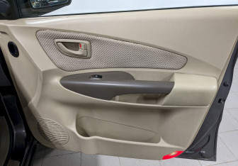 Подержанный автомобиль Hyundai Tucson 2008 года (19 фото)