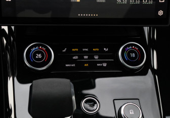 Подержанный автомобиль Land Rover Range Rover Sport 2022 года (25 фото)