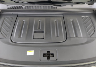 Подержанный автомобиль Voyah Dream 2023 года (10 фото)