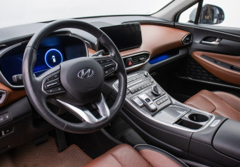 Подержанный автомобиль Hyundai Santa Fe 2023 года (9 фото)