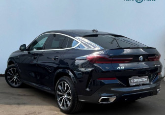 Подержанный автомобиль BMW X6 2023 года (6 фото)