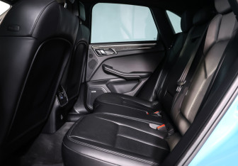 Подержанный автомобиль Porsche Macan 2019 года (12 фото)