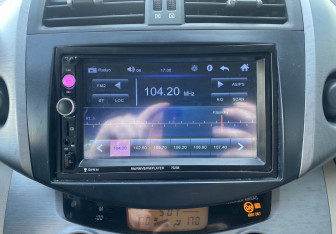 Подержанный автомобиль Toyota RAV4 2006 года (14 фото)