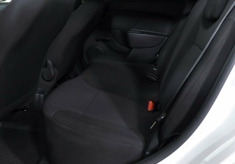 Подержанный автомобиль Renault Sandero 2021 года (14 фото)