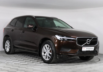 Подержанный автомобиль Volvo XC60 2021 года (3 фото)