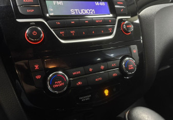 Подержанный автомобиль Nissan Qashqai 2017 года (16 фото)