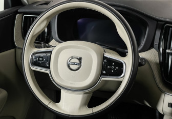 Подержанный автомобиль Volvo XC60 2021 года (14 фото)