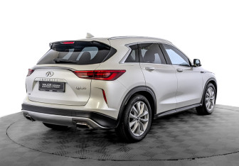 Подержанный автомобиль Infiniti QX50 2018 года (5 фото)