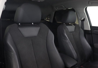 Подержанный автомобиль Audi Q3 Sportback 2020 года (15 фото)