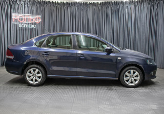 Подержанный автомобиль Volkswagen Polo Sedan 2013 года (4 фото)