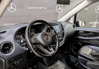 Подержанный автомобиль Mercedes-Benz Vito 2021 года (17 фото)