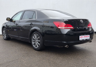 Подержанный автомобиль Toyota Avalon 2005 года (7 фото)