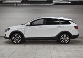 Подержанный автомобиль LADA (ВАЗ) Vesta Wagon 2018 года (8 фото)