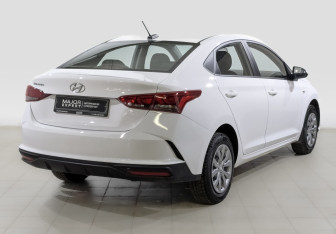 Подержанный автомобиль Hyundai Solaris Sedan 2022 года (5 фото)