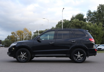 Подержанный автомобиль Hyundai Santa Fe 2011 года (8 фото)
