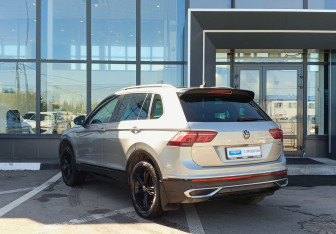 Подержанный автомобиль Volkswagen Tiguan 2021 года (7 фото)