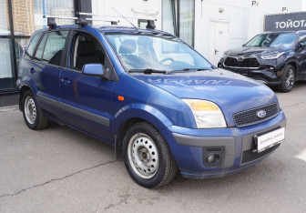 Подержанный автомобиль Ford Fusion 2008 года (3 фото)