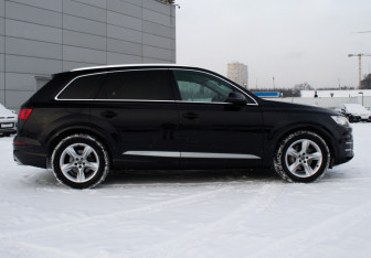 Подержанный автомобиль Audi Q7 2016 года (4 фото)