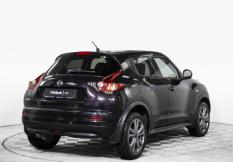 Подержанный автомобиль Nissan Juke 2012 года (5 фото)