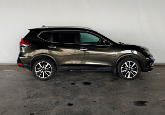 Подержанный автомобиль Nissan X-Trail 2021 года (8 фото)