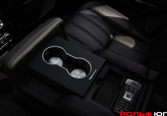 Подержанный автомобиль Land Rover Range Rover 2014 года (22 фото)