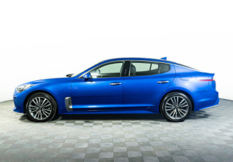 Подержанный автомобиль Kia Stinger 2019 года (8 фото)