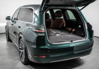 Подержанный автомобиль LiXiang L9 2023 года (9 фото)