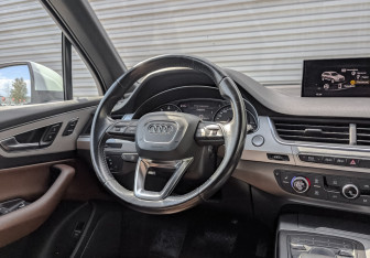 Подержанный автомобиль Audi Q7 2017 года (26 фото)