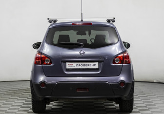 Подержанный автомобиль Nissan Qashqai+2 2009 года (6 фото)