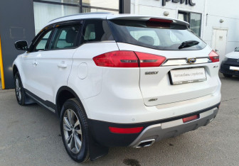 Подержанный автомобиль Geely Atlas 2018 года (7 фото)