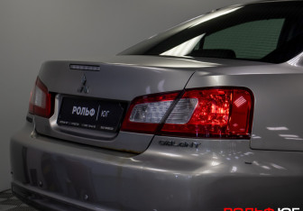 Подержанный автомобиль Mitsubishi Galant Sedan 2008 года (21 фото)