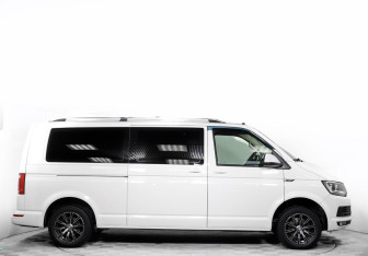 Подержанный автомобиль Volkswagen Caravelle 2018 года (4 фото)