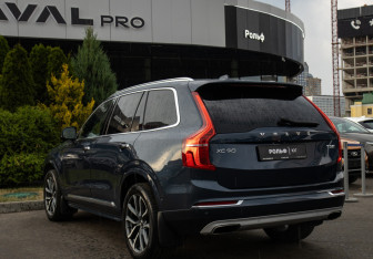 Подержанный автомобиль Volvo XC90 2018 года (5 фото)