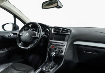 Подержанный автомобиль Citroen C4 Sedan 2017 года (5 фото)