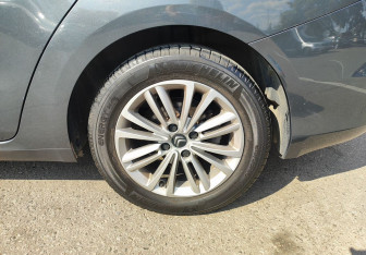 Подержанный автомобиль Citroen C4 Sedan 2015 года (12 фото)