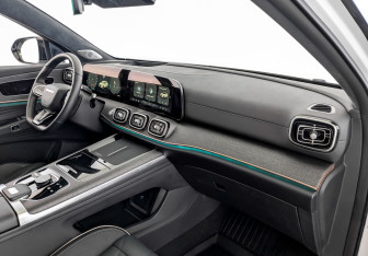 Подержанный автомобиль Jaecoo J8 2024 года (11 фото)