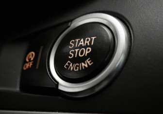 Подержанный автомобиль BMW X3 2012 года (19 фото)