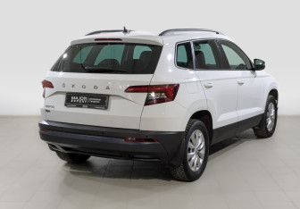 Подержанный автомобиль Skoda Karoq 2020 года (5 фото)