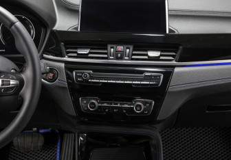 Подержанный автомобиль BMW X1 2021 года (17 фото)