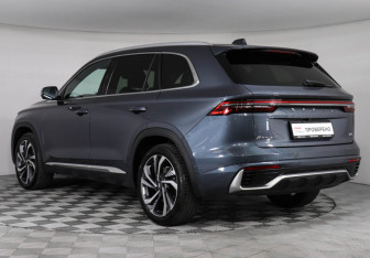Подержанный автомобиль Geely Monjaro 2024 года (6 фото)