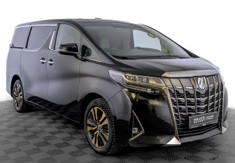 Подержанный автомобиль Toyota Alphard 2018 года (3 фото)